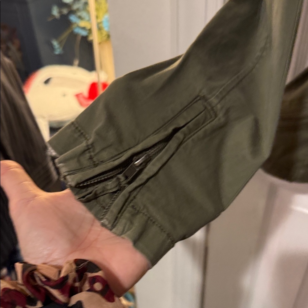 Sonoma Utility Jacket in Forest Green - Picture 5 of 6